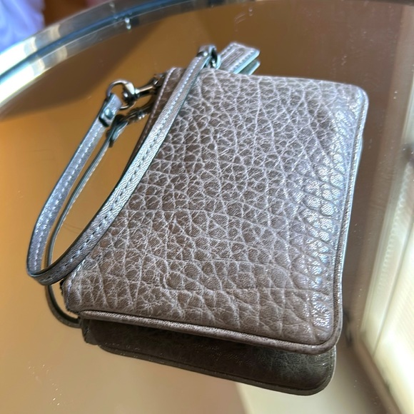 RARE Coach Madison Embossed Gunmetal Metallic Leather Wristlet Shimmer Top Zip - Picture 5 of 8